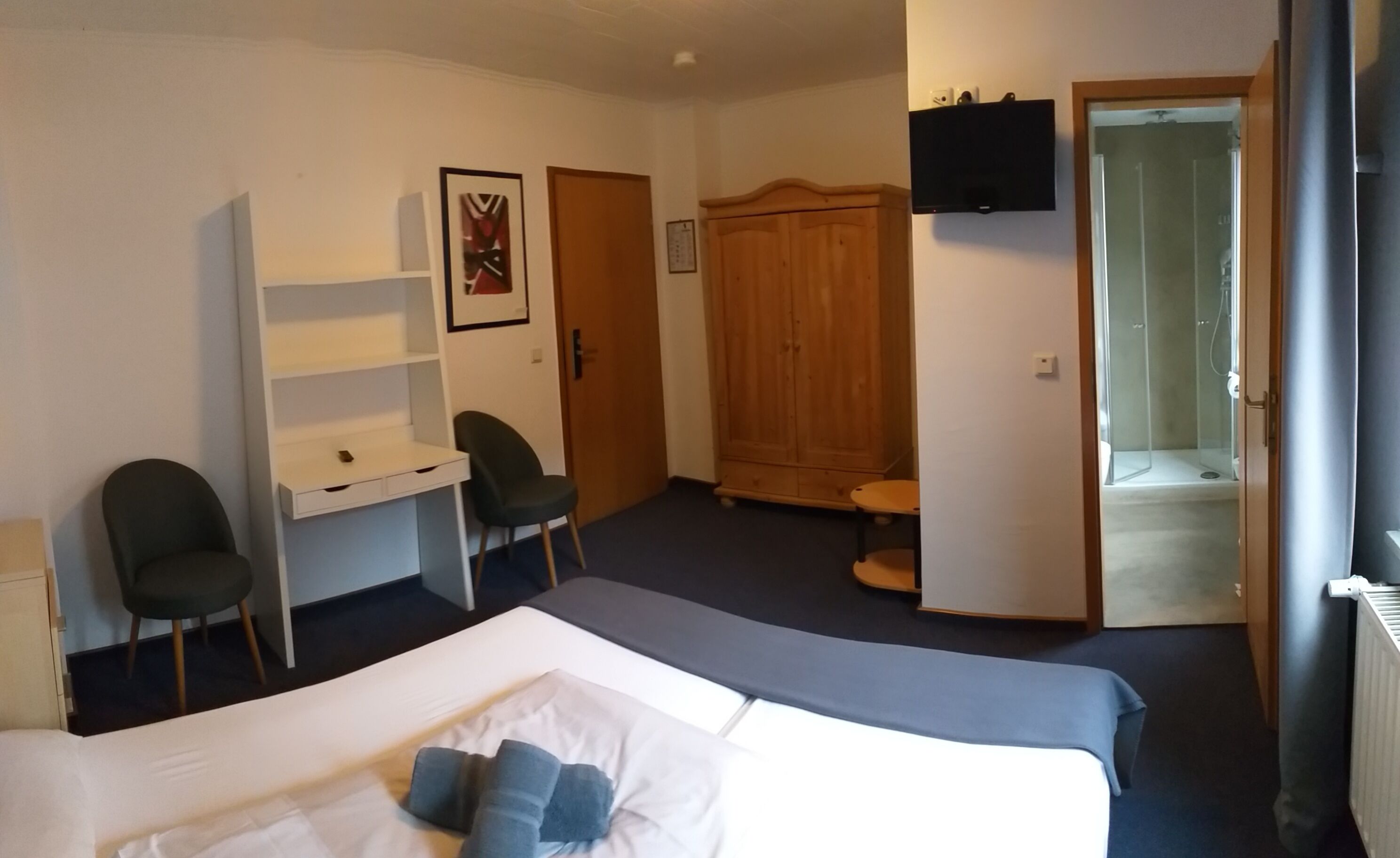 classic double room | hypo-allergenic bedding, minibar, in-room safe, desk