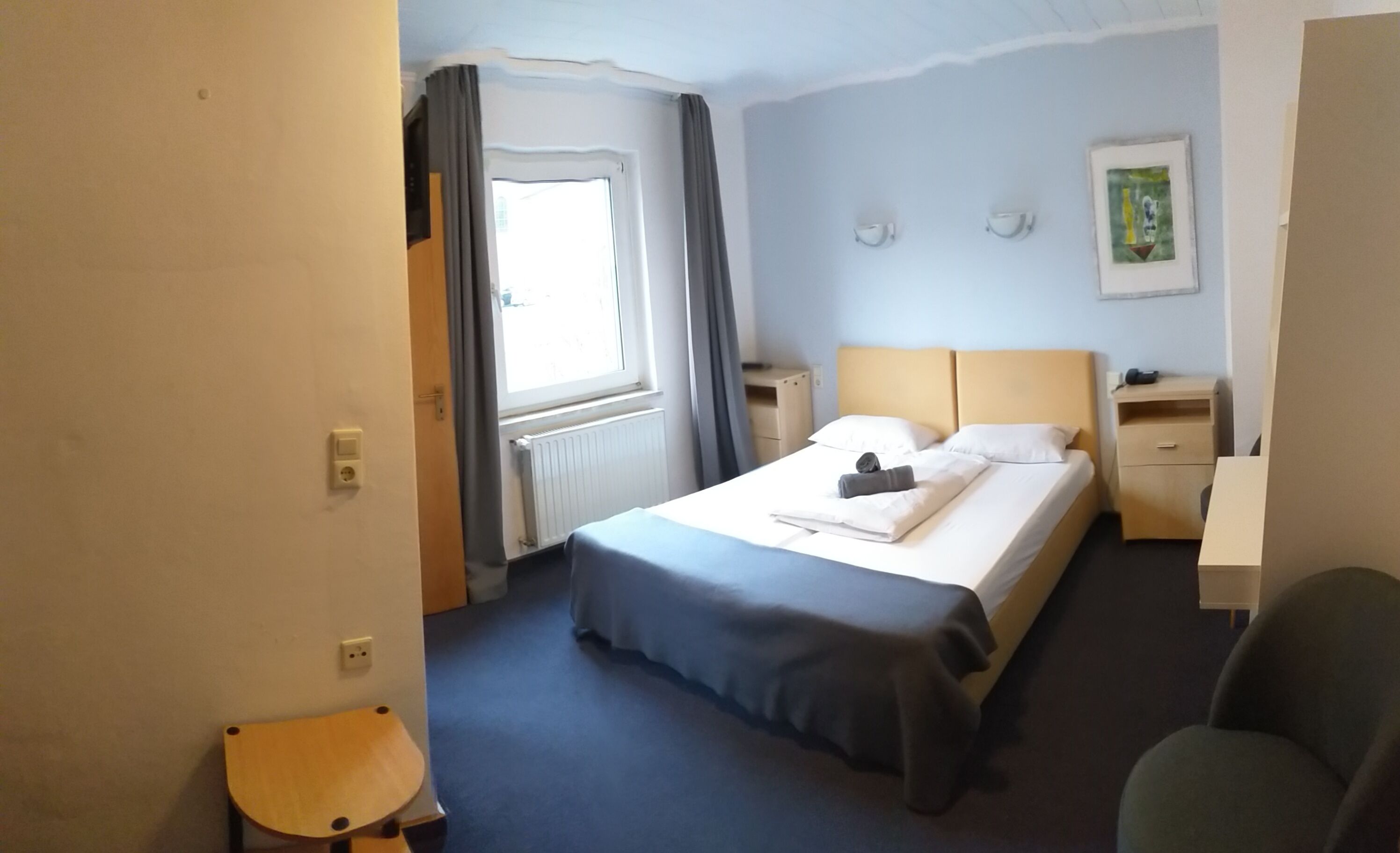 classic double room | hypo-allergenic bedding, minibar, in-room safe, desk