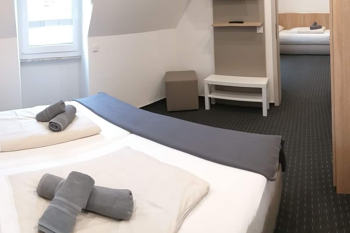 Hypo-allergenic bedding, minibar, in-room safe, desk
