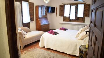 Pimennysverhot, äänieristys, ilmaiset vauvansängyt, lisävuoteet