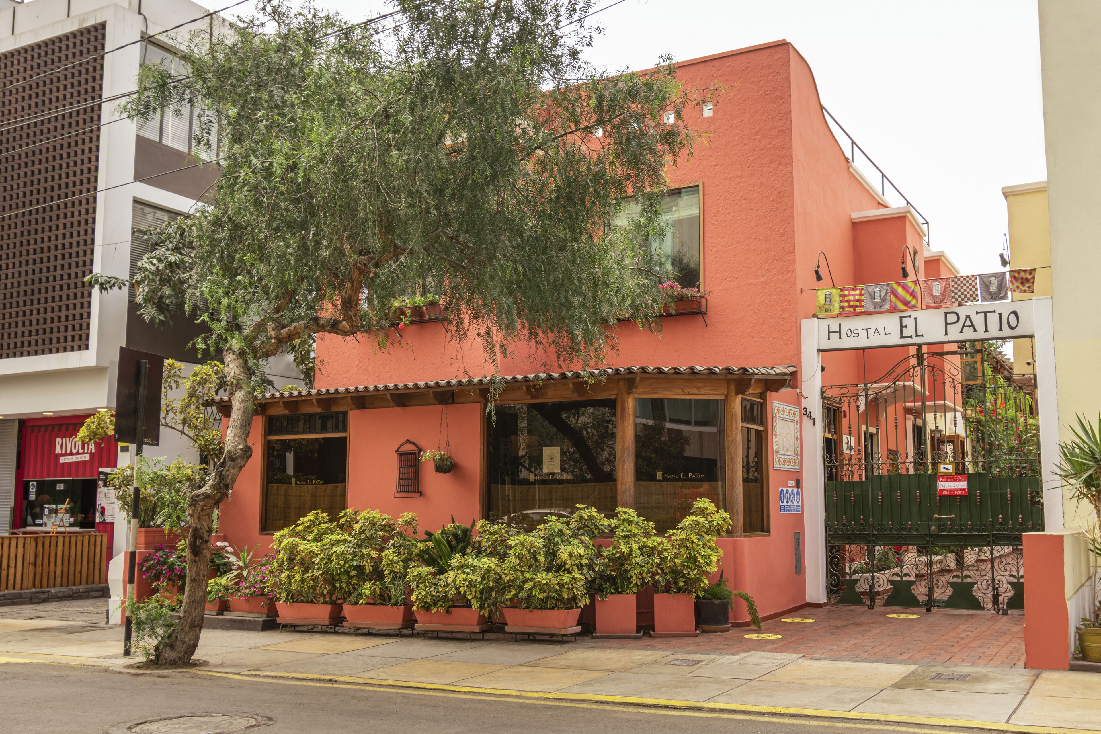 Fachada de la propiedad