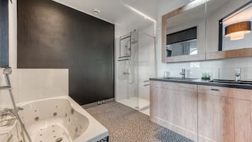 Double Room | Bathroom