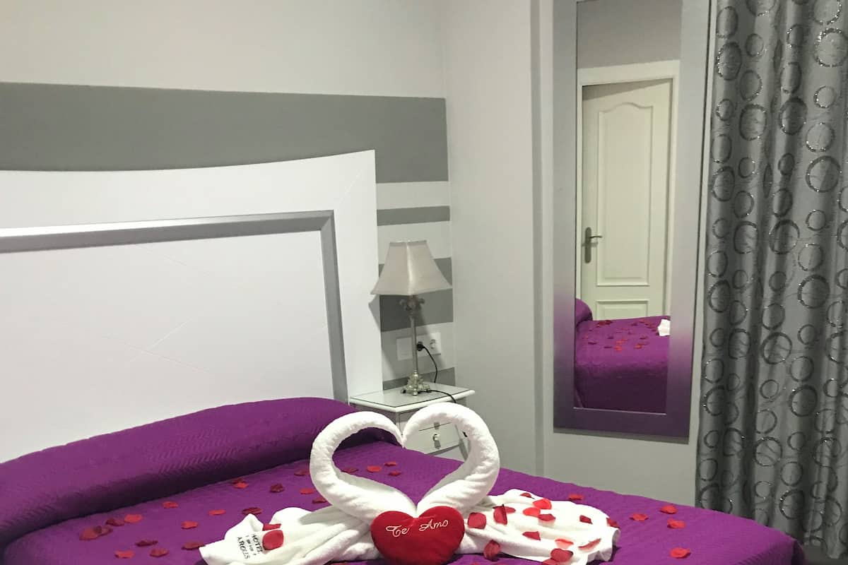Family Apartment, 1 Double Bed | 1 bedroom, free WiFi, bed sheets