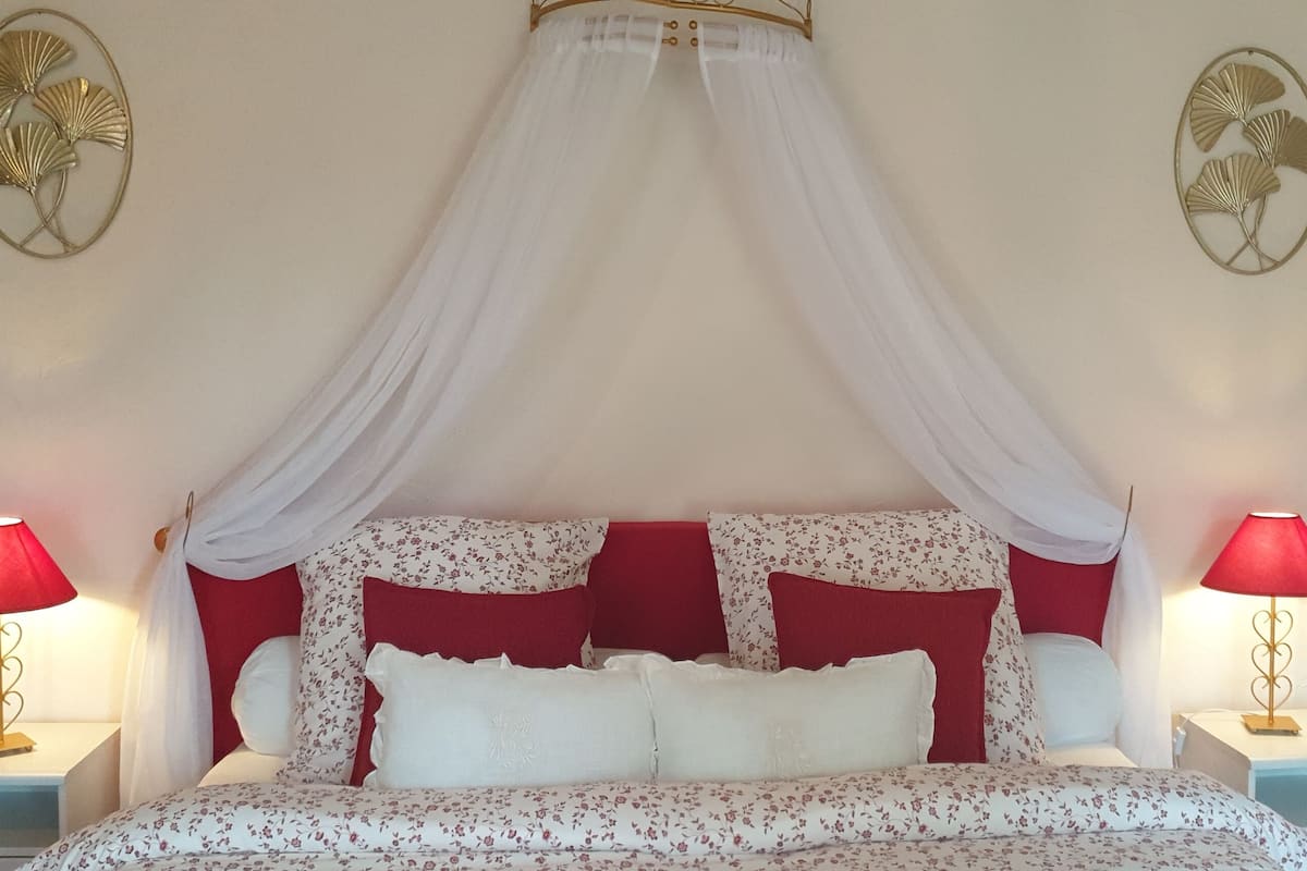 Kamar Double, teras (Margaux) | 1 kamar tidur, seprai premium, didekorasi berbeda-beda, dan Wi-Fi gratis