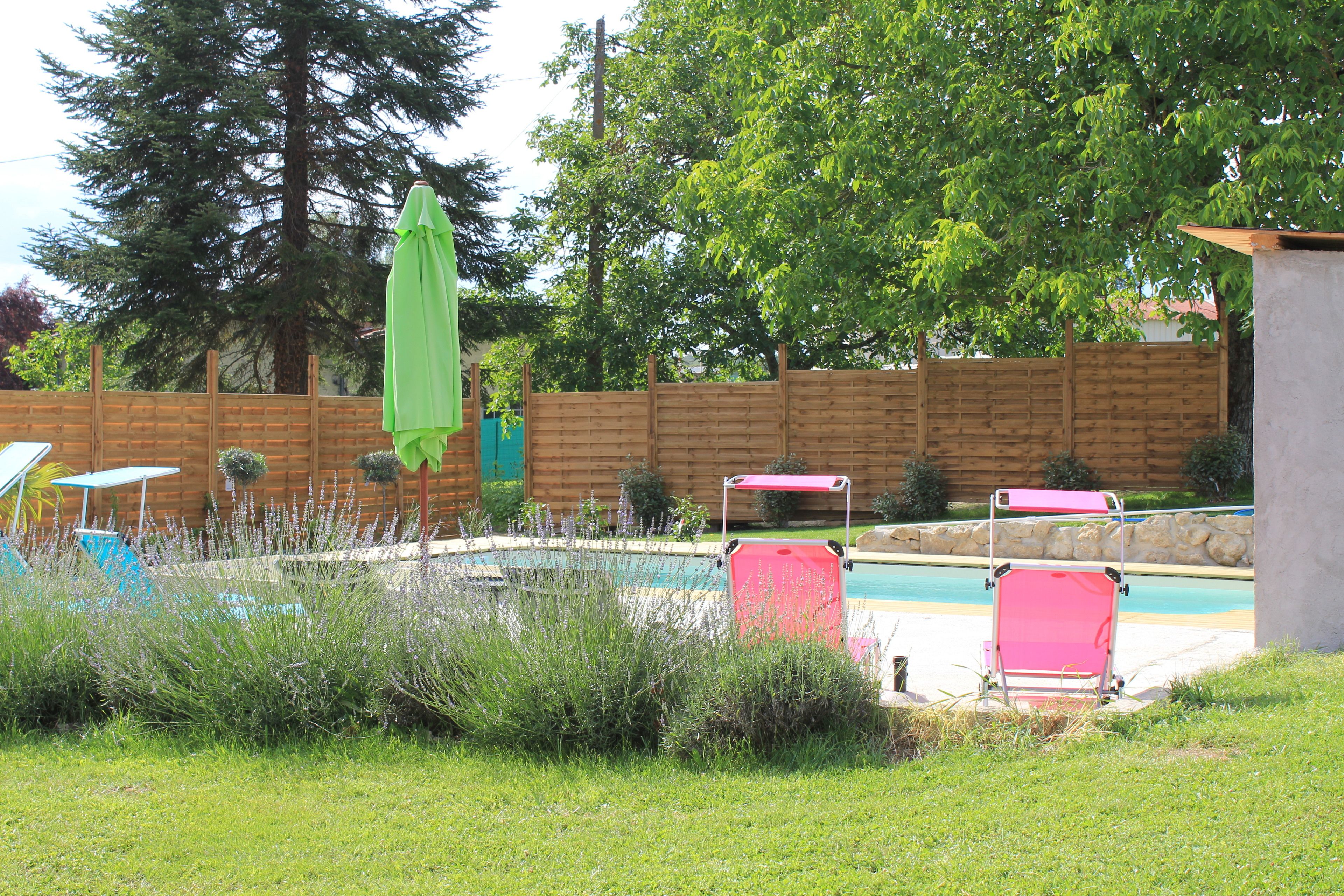 Piscine extérieure (ouverte en saison), chaises longues