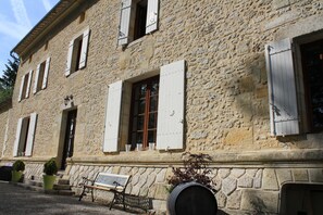 Front of property - Château Puygrenier (Villefranche-de-Lonchat)