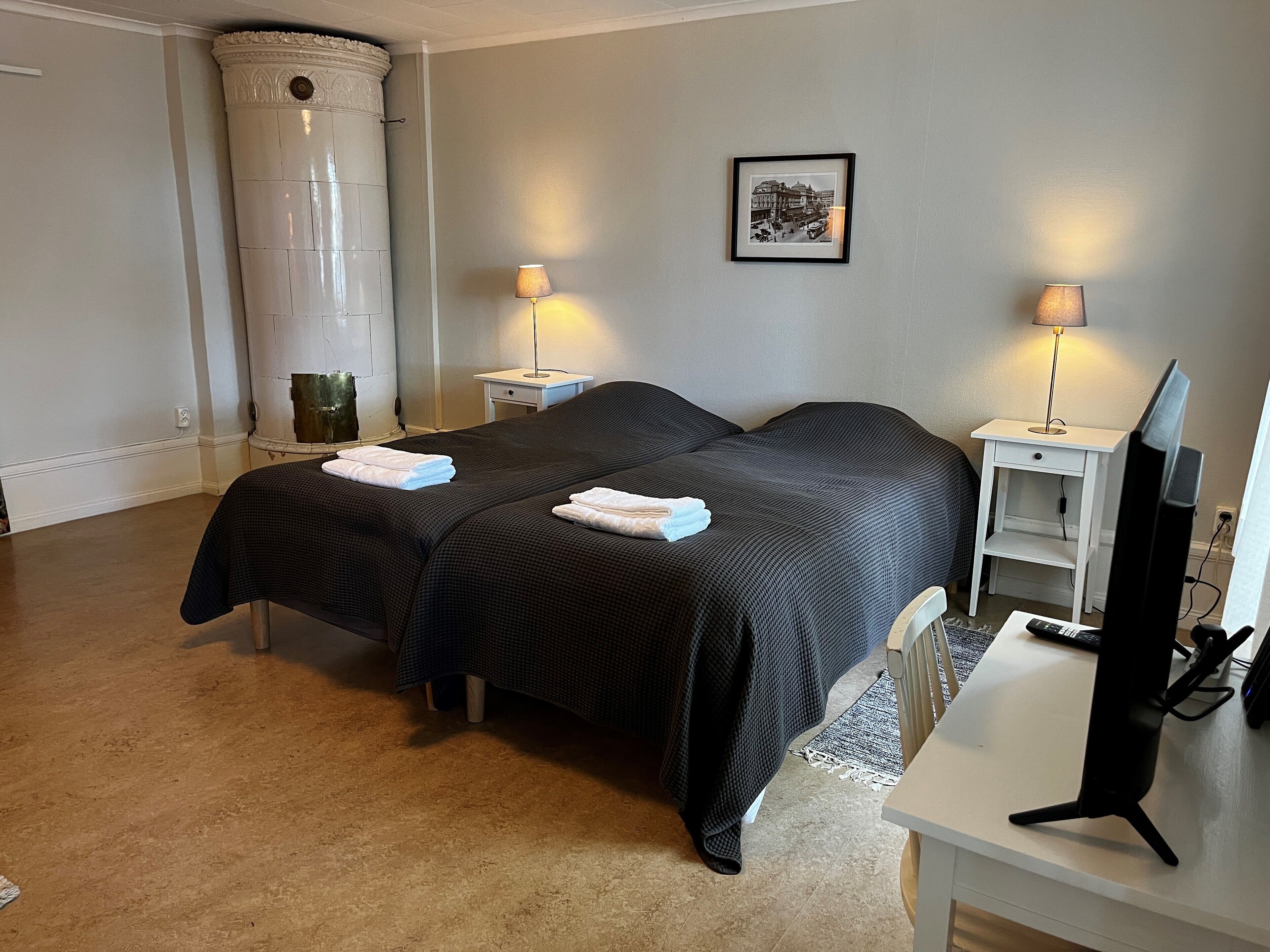 Ameublement personnalisé, Wi-Fi gratuit, draps fournis