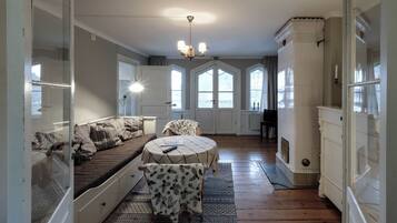 Individually furnished, free WiFi, bed sheets