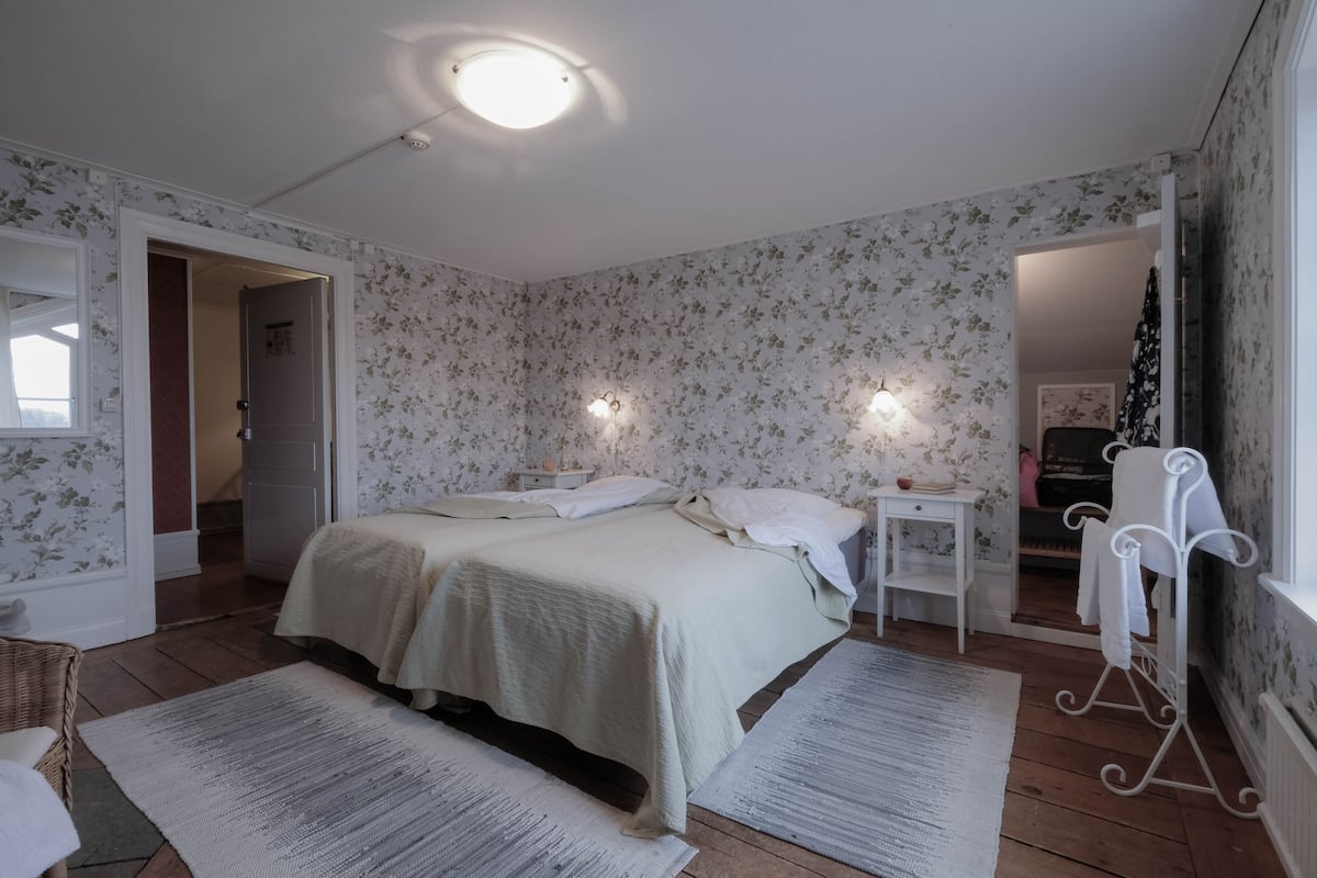 Zweibettzimmer, Gemeinschaftsbad (Children minimum 7 years old) | Kostenloses WLAN