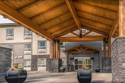 Timber Ridge Inn and Suites