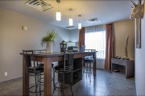 Business center - Timber Ridge Inn and Suites (Fox Creek)