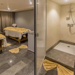 Couples treatment room(s), sauna, steam room, Turkish bath/hammam