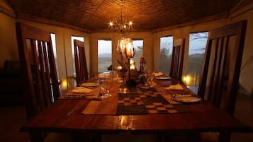 Luxury Suite, 2 Bedrooms, Garden View | In-room dining
