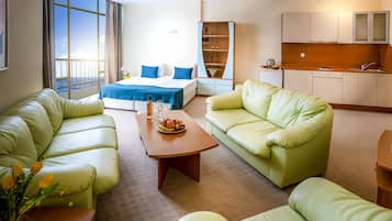 Apartment, 1 Bedroom (Free Beach Package) | Minibar, desk, free WiFi, bed sheets