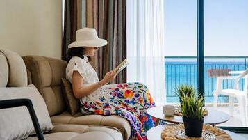 Minibar, desk, free WiFi, bed sheets