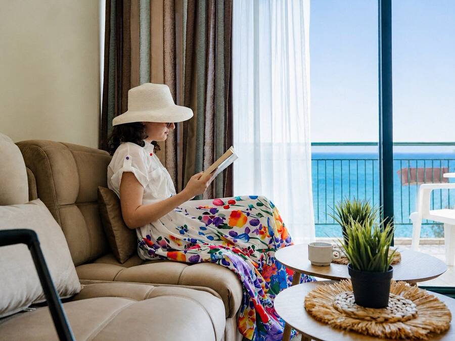 Standard Double Room, Sea View (Free Beach Package) | Bar mini, meja, Wi-fi percuma, cadar katil