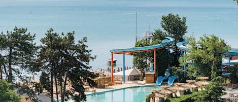 Seasonal outdoor pool