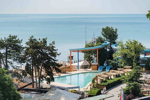 Palm Beach Hotel- All Inclusive