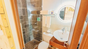 Standard Room | Bathroom | Shower, hair dryer, bathrobes, towels