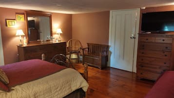 標準客房, 2 張加大雙人床, 非吸煙房 (2-Room Suite) | 布置獨特、免費無線上網