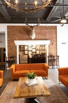 Televisión de pantalla plana de 42 pulgadas con canales por cable