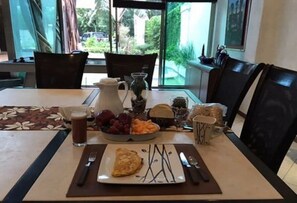 Breakfast area - Casa La Selva (Cancun)