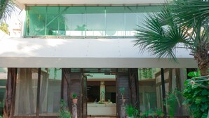Mặt tiền nơi lưu trú