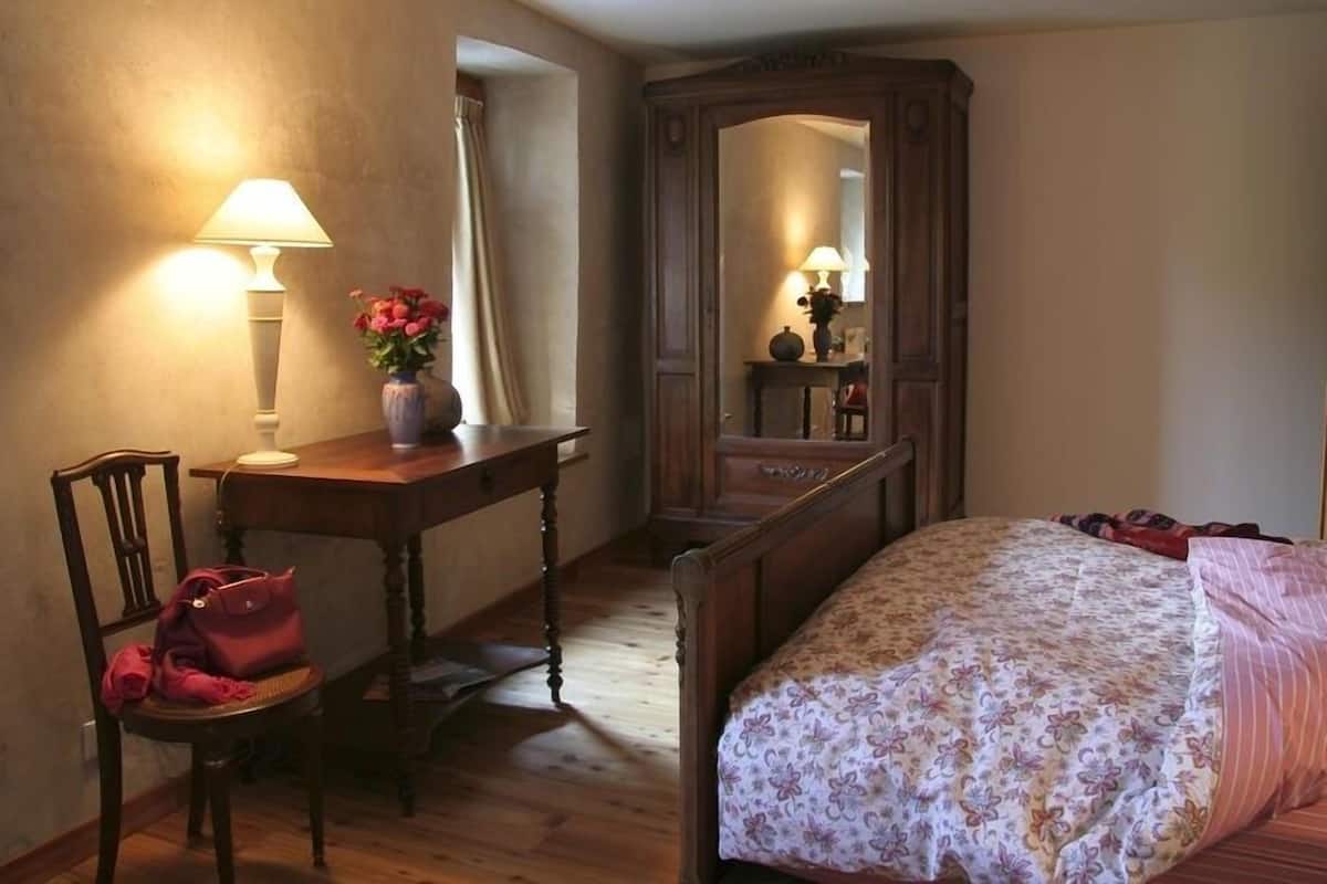 Suite Confort, baño en la habitación, vista al jardín