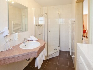 Doppel- oder Zweibettzimmer | Badezimmer