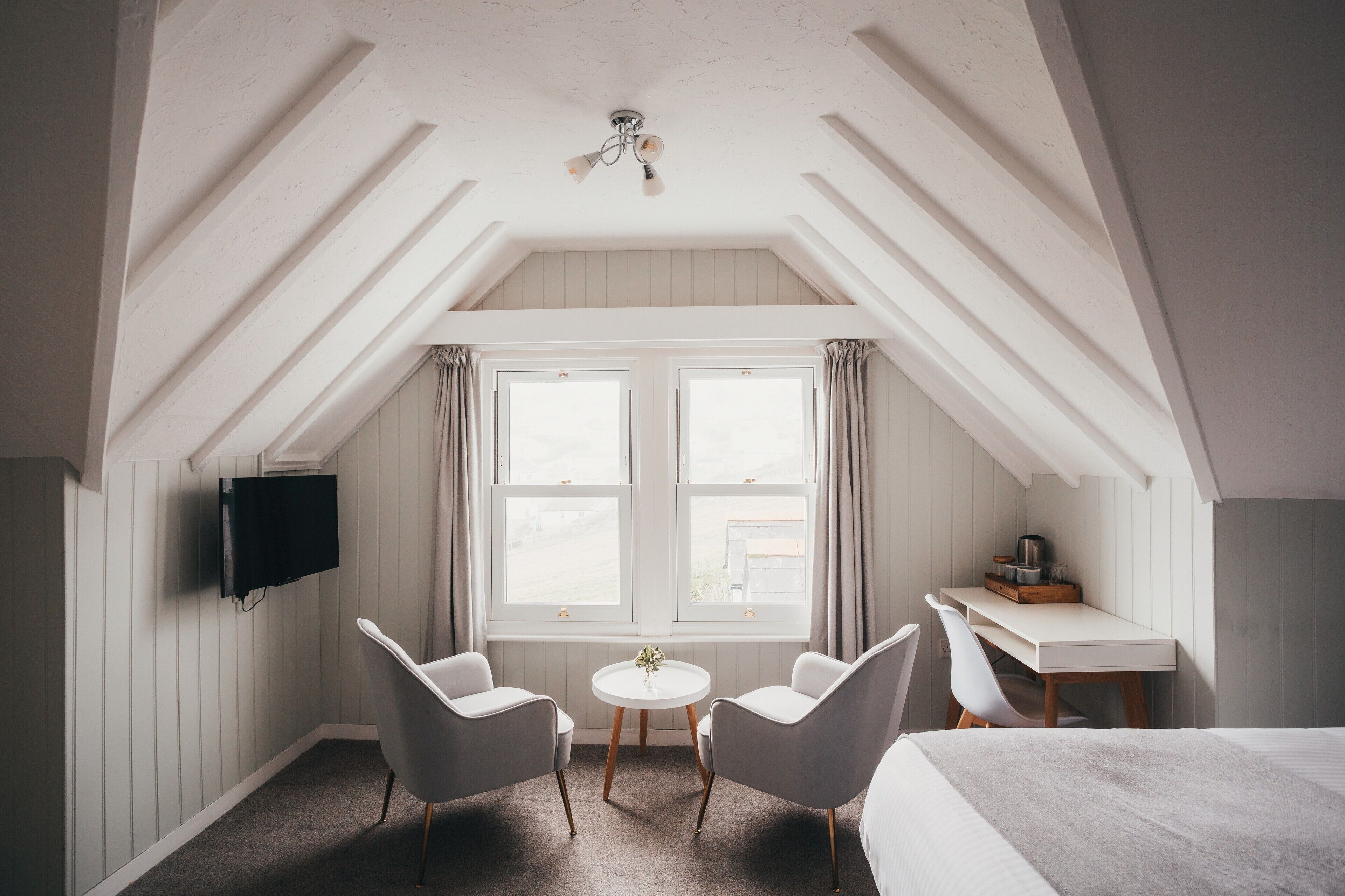 superior double room, ensuite, partial sea view (2nd floor)