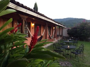 Petit déjeuner complet compris tous les jours