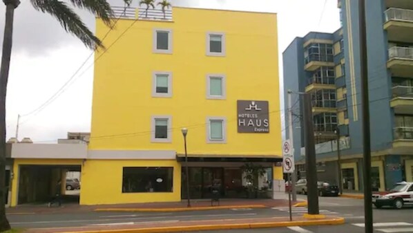 Bagian depan properti