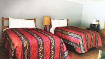 Standard Room, 2 Double Beds | 1 bedroom, desk, soundproofing, free WiFi