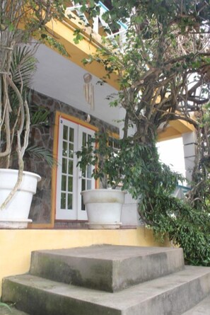 Departamento, 2 camas individuales, cocina, vista al jardín | Terraza o patio