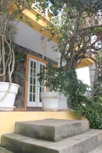 Buttercup Cottage Apartments