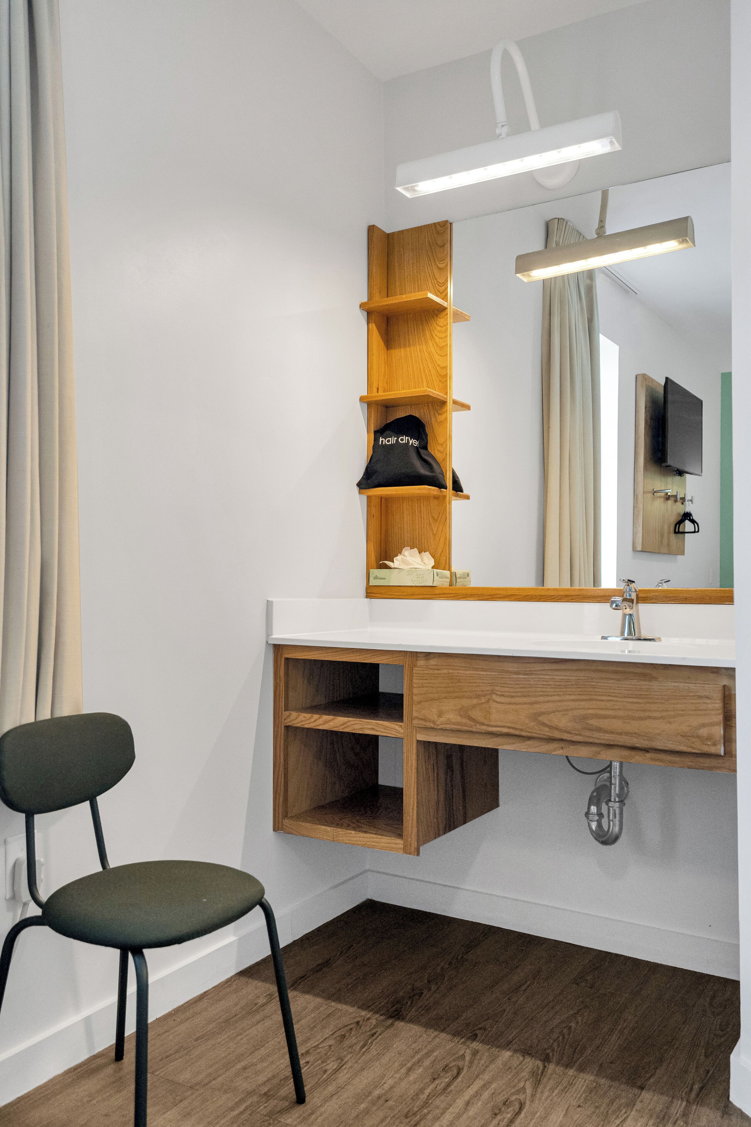 Photo - The Quisby Hotel
