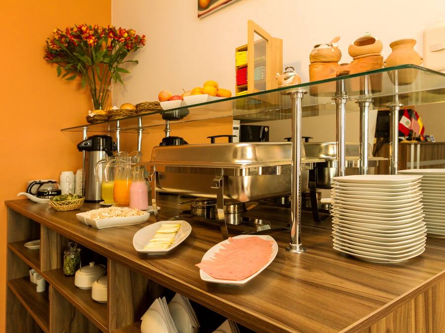 Dagelijks continentaal ontbijt inbegrepen