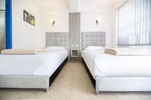 Habitación con 2 camas individuales | Televisión