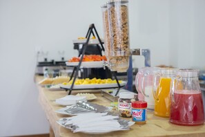 Free daily continental breakfast - Hotel El Jardin (Salento)