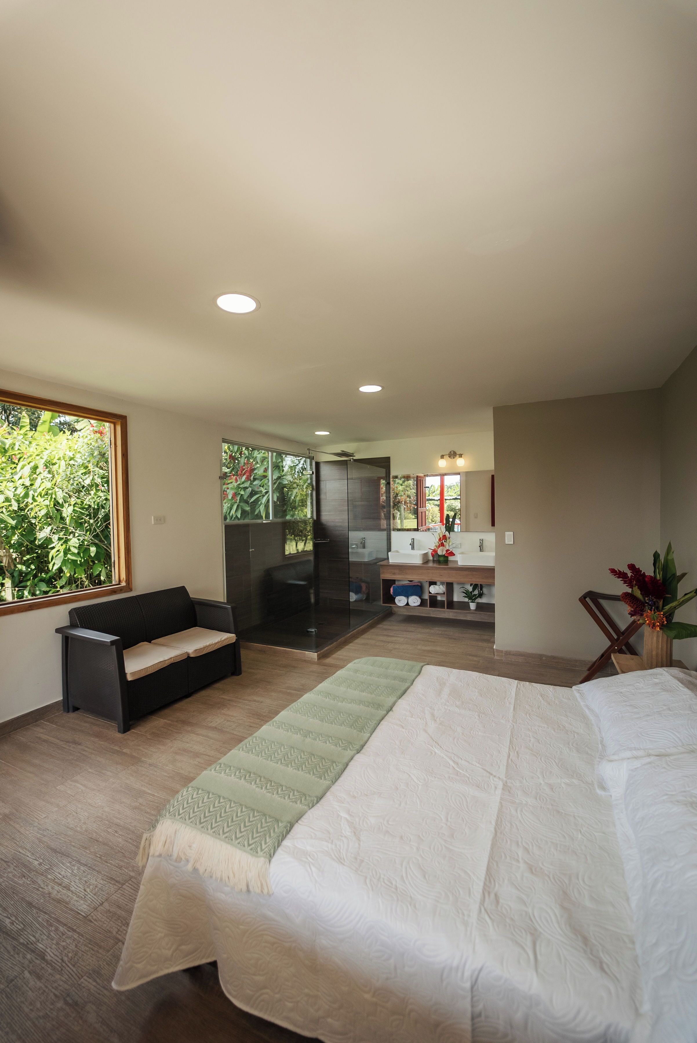 Tek Büyük Yataklı Oda | Odada kasa, ücretsiz beşik/çocuk yatağı, ücretsiz kablosuz İnternet 