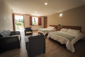 Familien-Vierbettzimmer | Zimmersafe, kostenlose Babybetten, kostenloses WLAN, Rollstuhlgeeignet