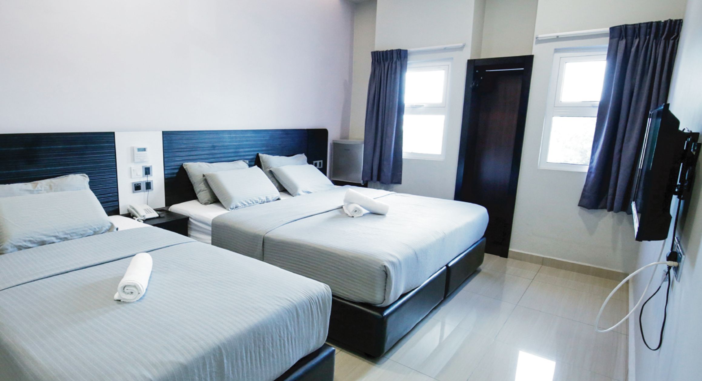 executive family | desk, iron/ironing board, free wifi, bed sheets