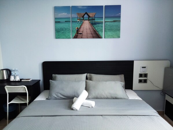 Klassieke kamer, 1 kingsize bed | Een bureau, een strijkplank/strijkijzer, gratis wifi, beddengoed