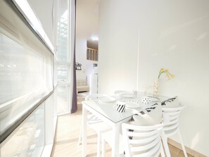 In-room dining - Hongdae Jess's Cozy Place (Seoul)