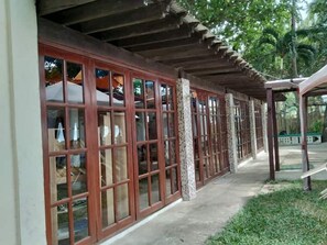 บริเวณภายนอก