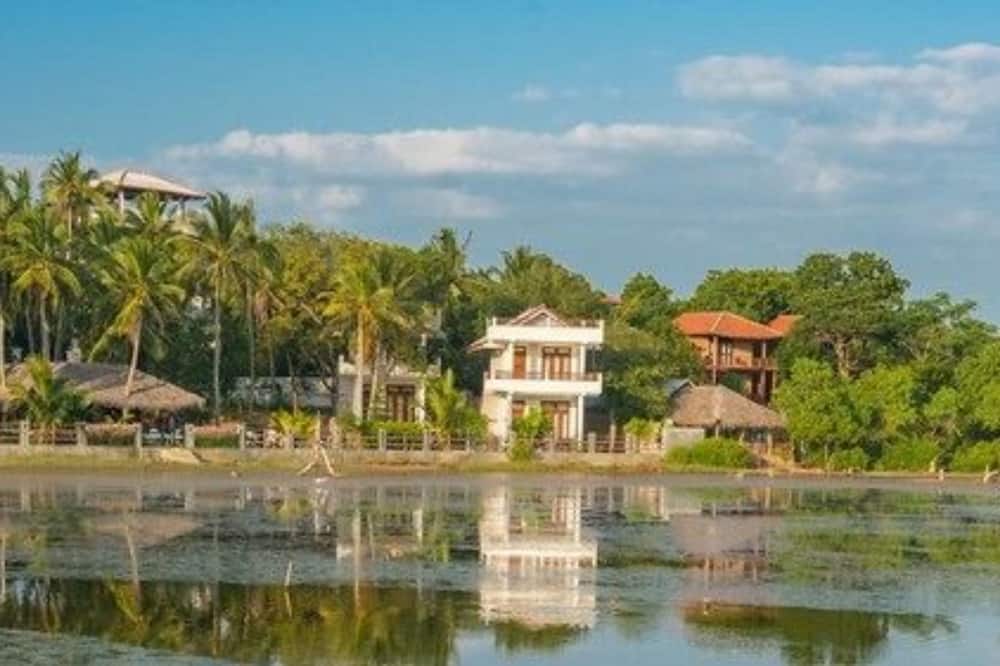 Hideaway Lodge