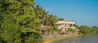 Hideaway Lodge
