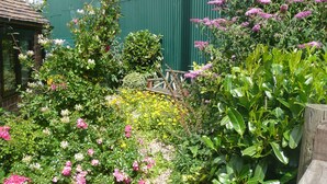 Unclassified image, 5 of 5, button - Rickyard Cottage (Shrewsbury)