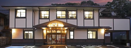 Front of property - evening/night. Onsenminshuku Kosakaya