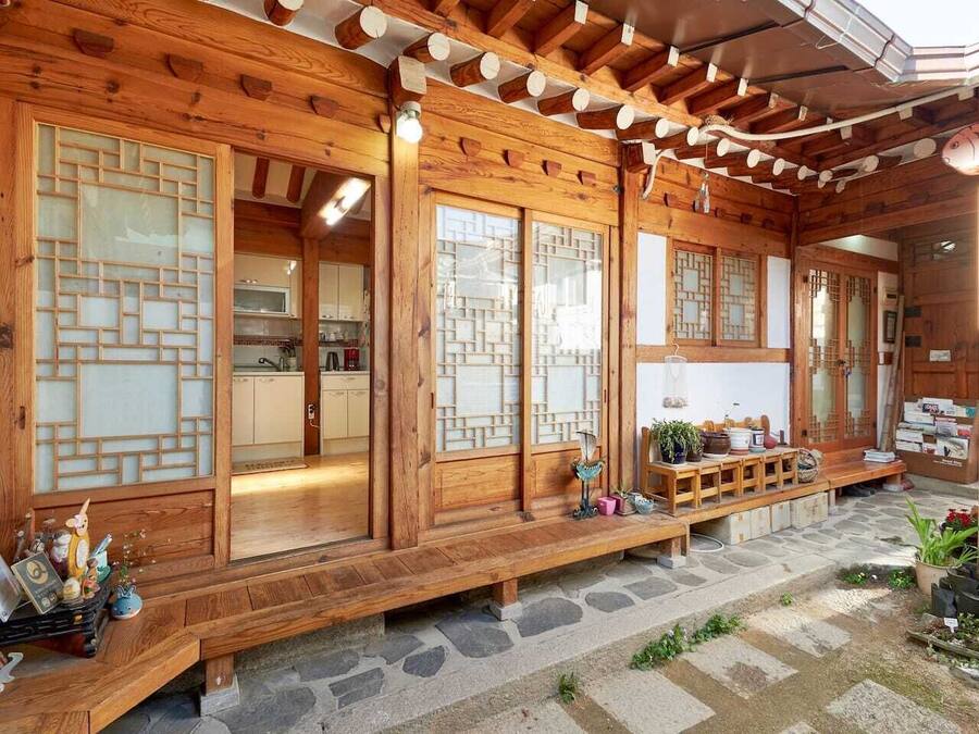 Individually decorated, free WiFi